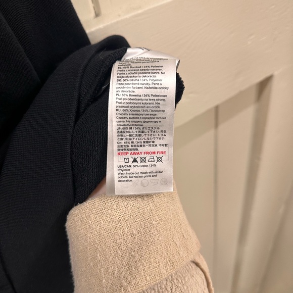 Mammut men’s black crewneck with printed front design size small - Picture 6 of 8